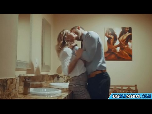❤️ Nigbati bilondi ti oyan ba tan ọ ni yara isinmi ti gbogbo eniyan ❤️❌  si wa